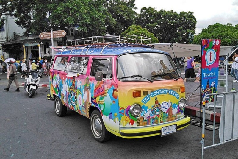 泰國觀光局針對遊客推出「移動式旅遊諮詢服務車」資訊亭